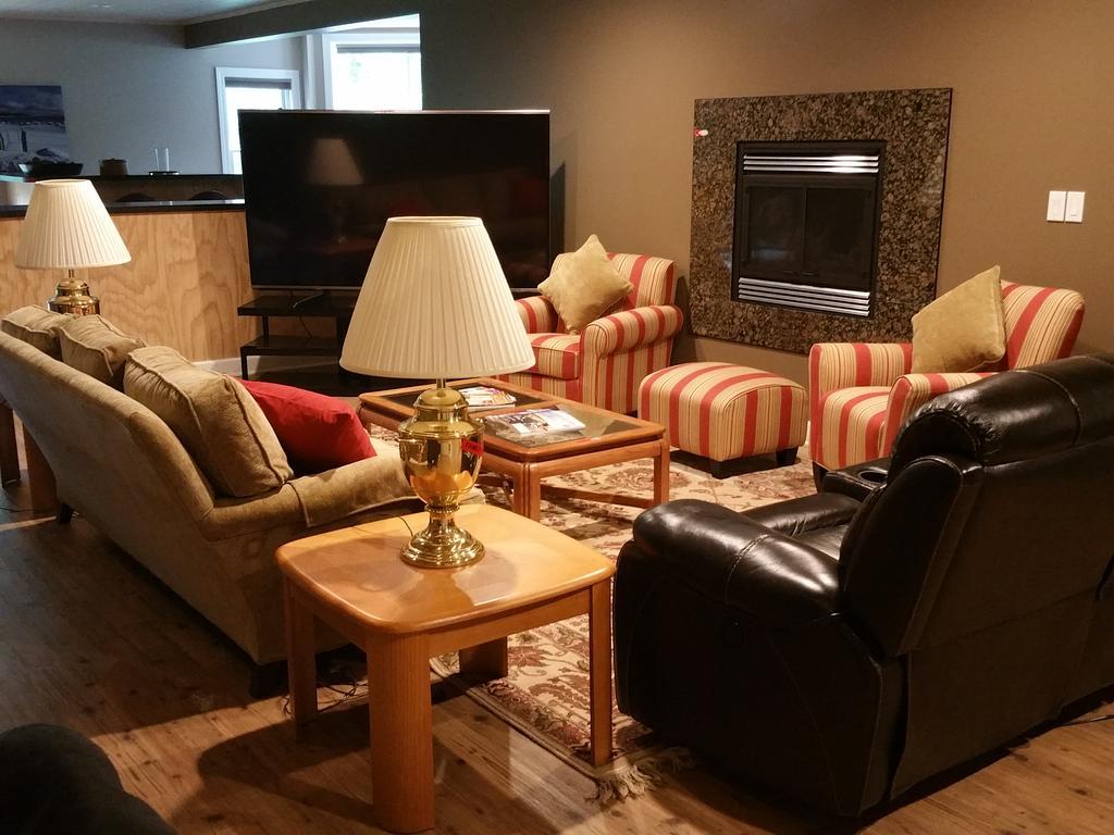 Elegant 2 King Bedrooms - 4 Guest Maximum And2 Night Minimum * Traverse City