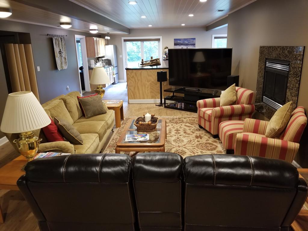 Apartment Elegant 2 King Bedrooms - 4 Guest Maximum And2 Night Minimum Traverse City